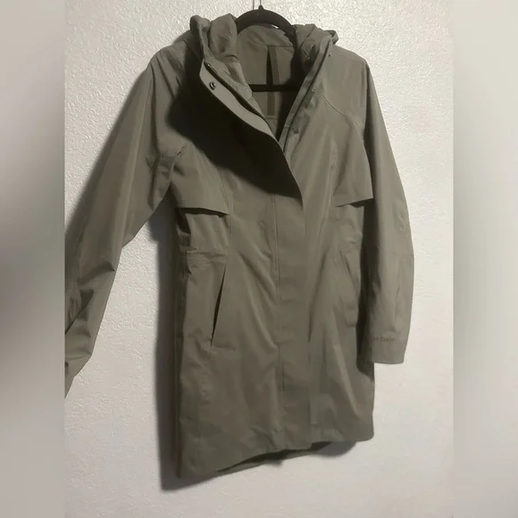 Lululemon Rain Rebel Stretch Jacket - Picture 7 of 12